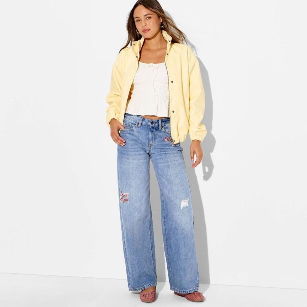 Women's Ultra Low-Rise Baggy Jeans - Medium Wash | Floral Print Waistband 4
